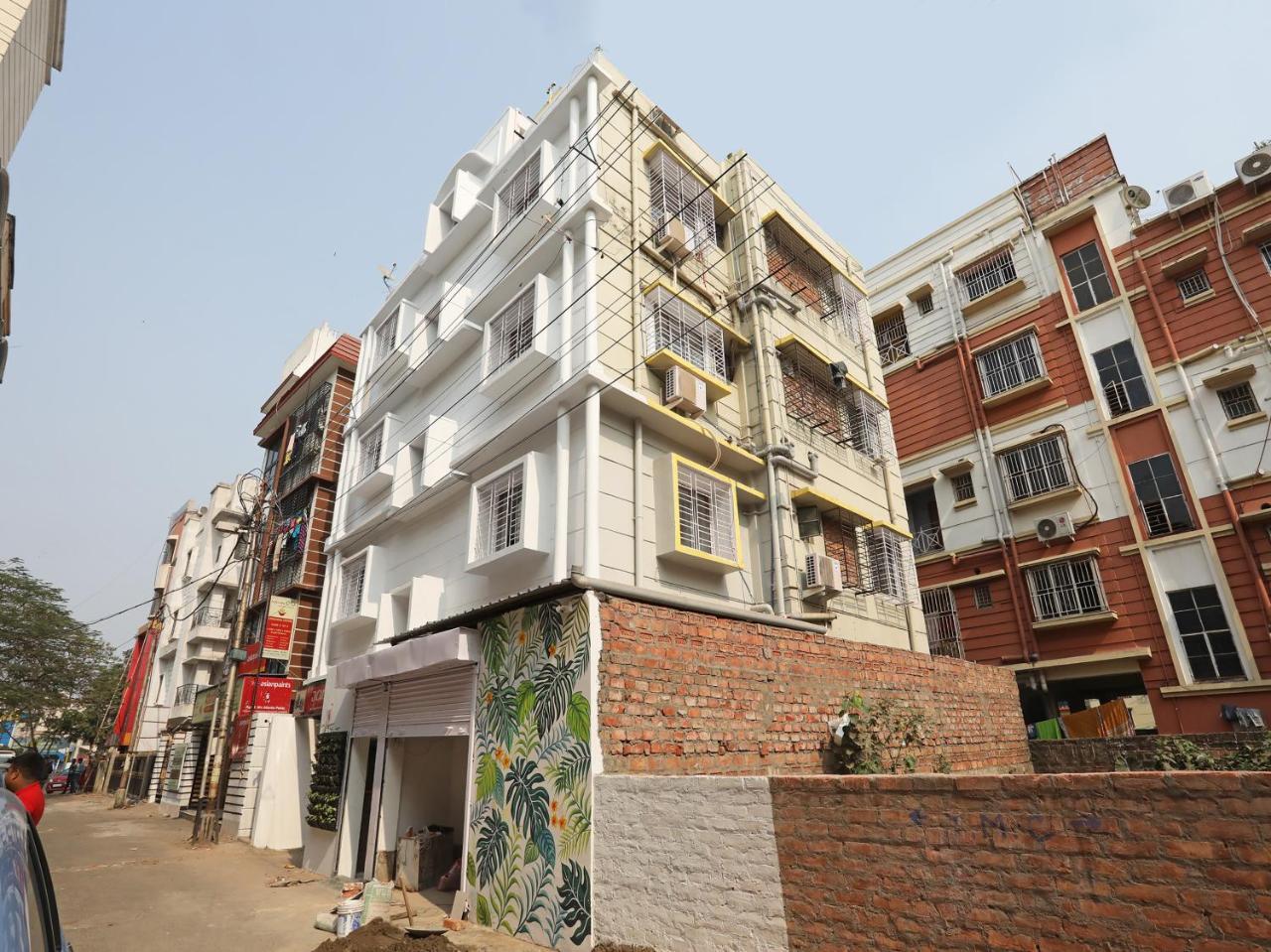 Oyo 15637 Transit Express Hotel Kolkata Bagian luar foto