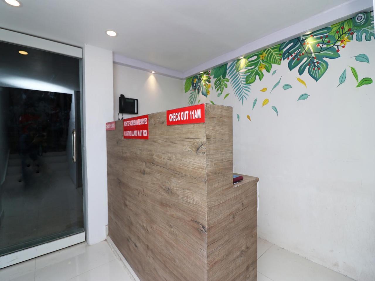 Oyo 15637 Transit Express Hotel Kolkata Bagian luar foto