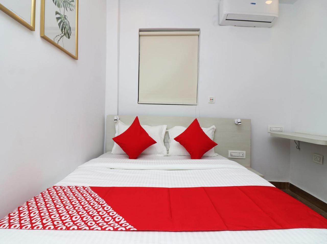 Oyo 15637 Transit Express Hotel Kolkata Bagian luar foto